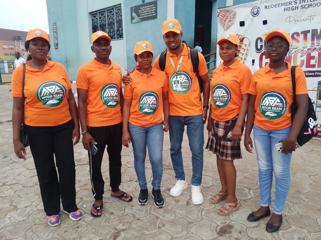 Moon Beam Foundation volunteers
